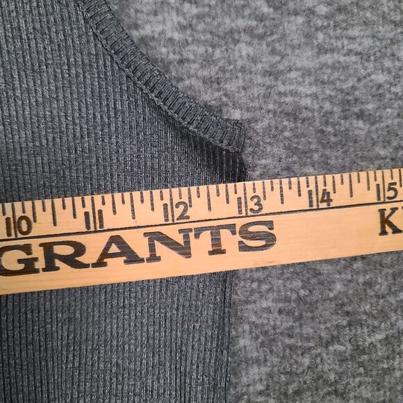 Under Armour Women’s Size Small Fitted Heat Gear Gray Razor Back Tank Top - Picture 9 of 9